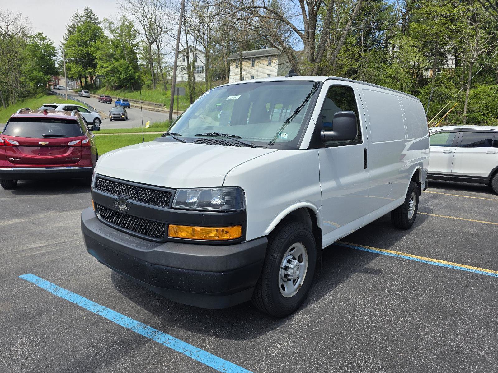 Used 2019 Chevrolet Express 2500 RWD image 3