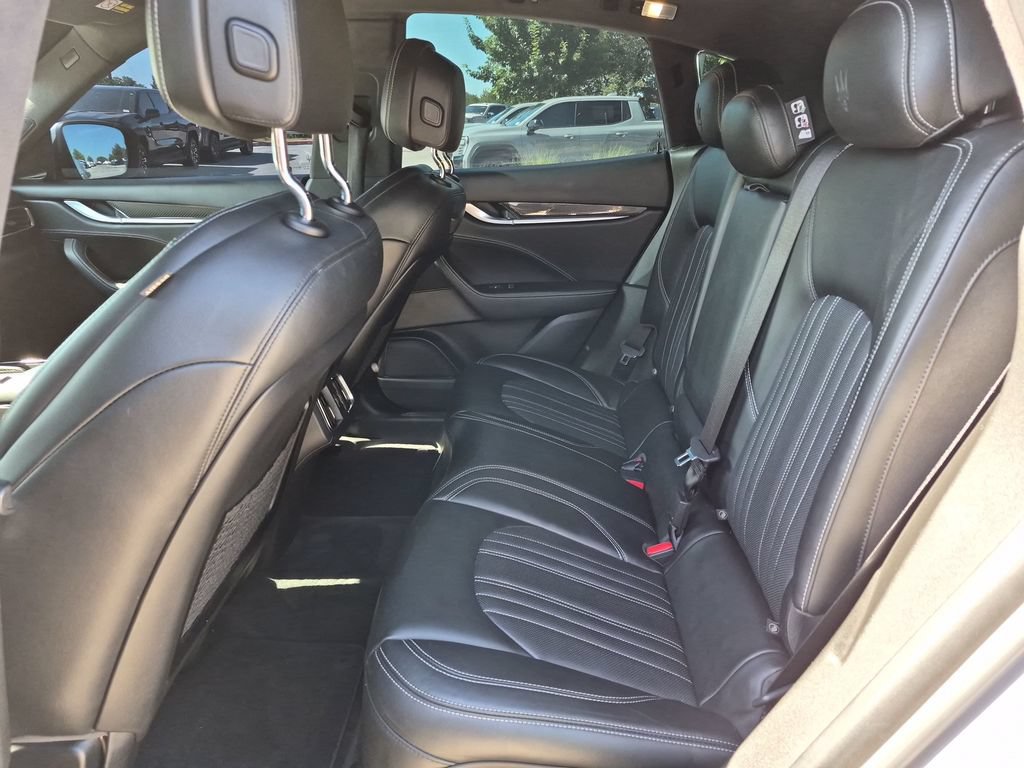 Used 2017 Maserati Levante S AWD/4WD image 34