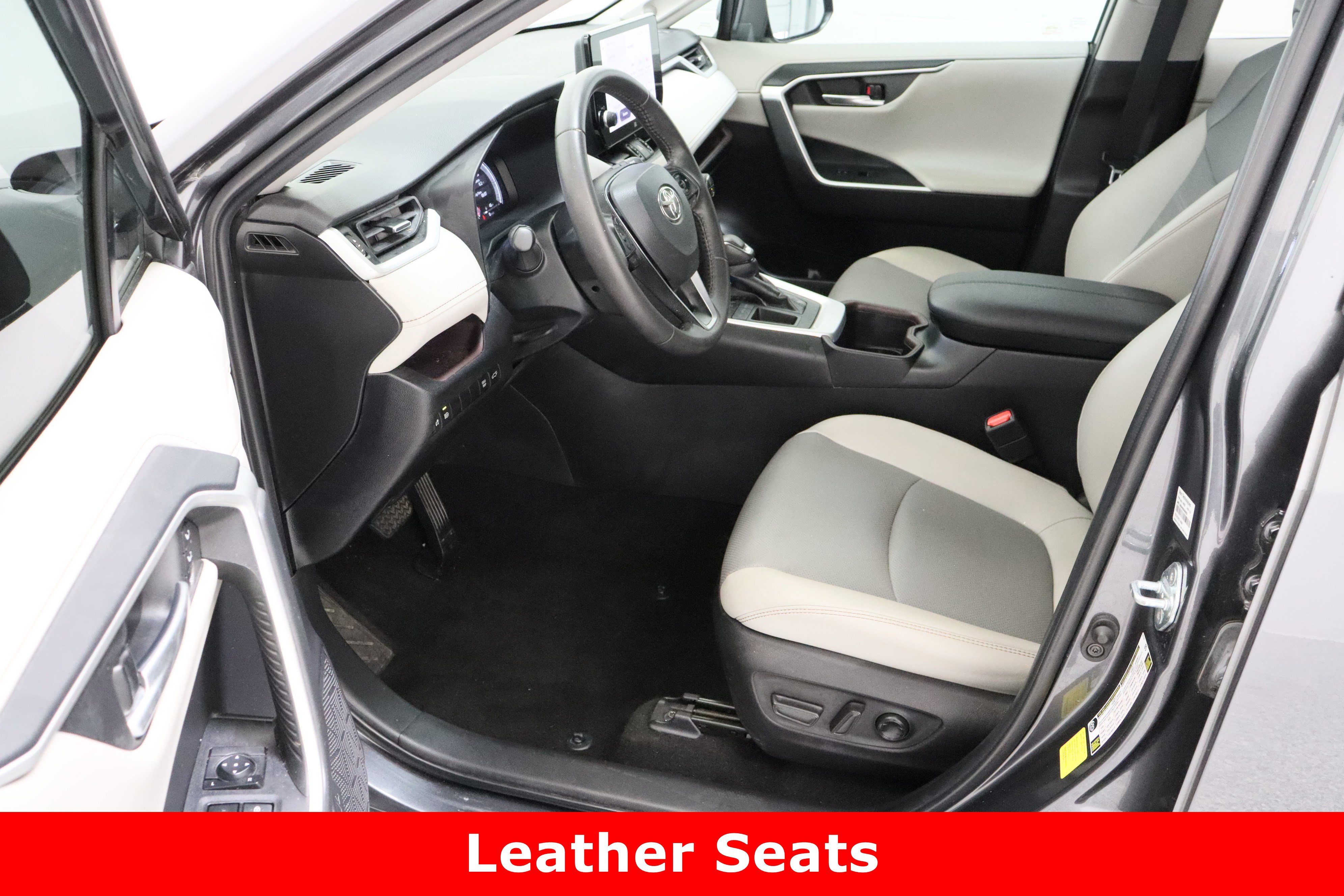 Used 2023 Toyota RAV4 Limited image 14