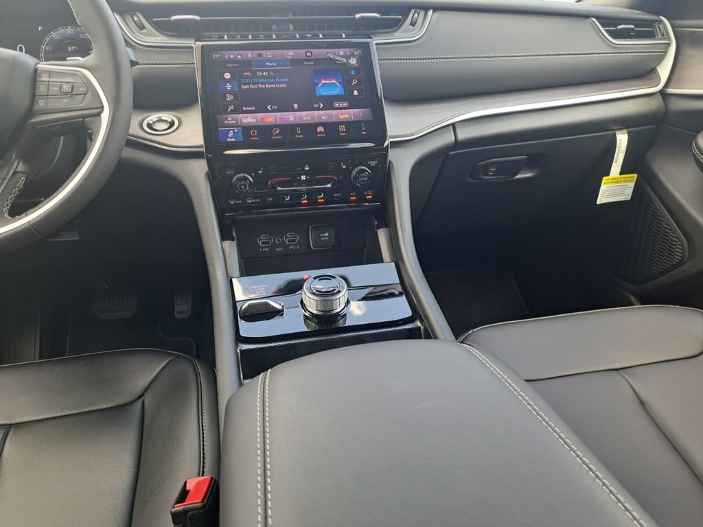 New 2025 Jeep Grand Cherokee L Limited w/ Black Appearance Package image 22