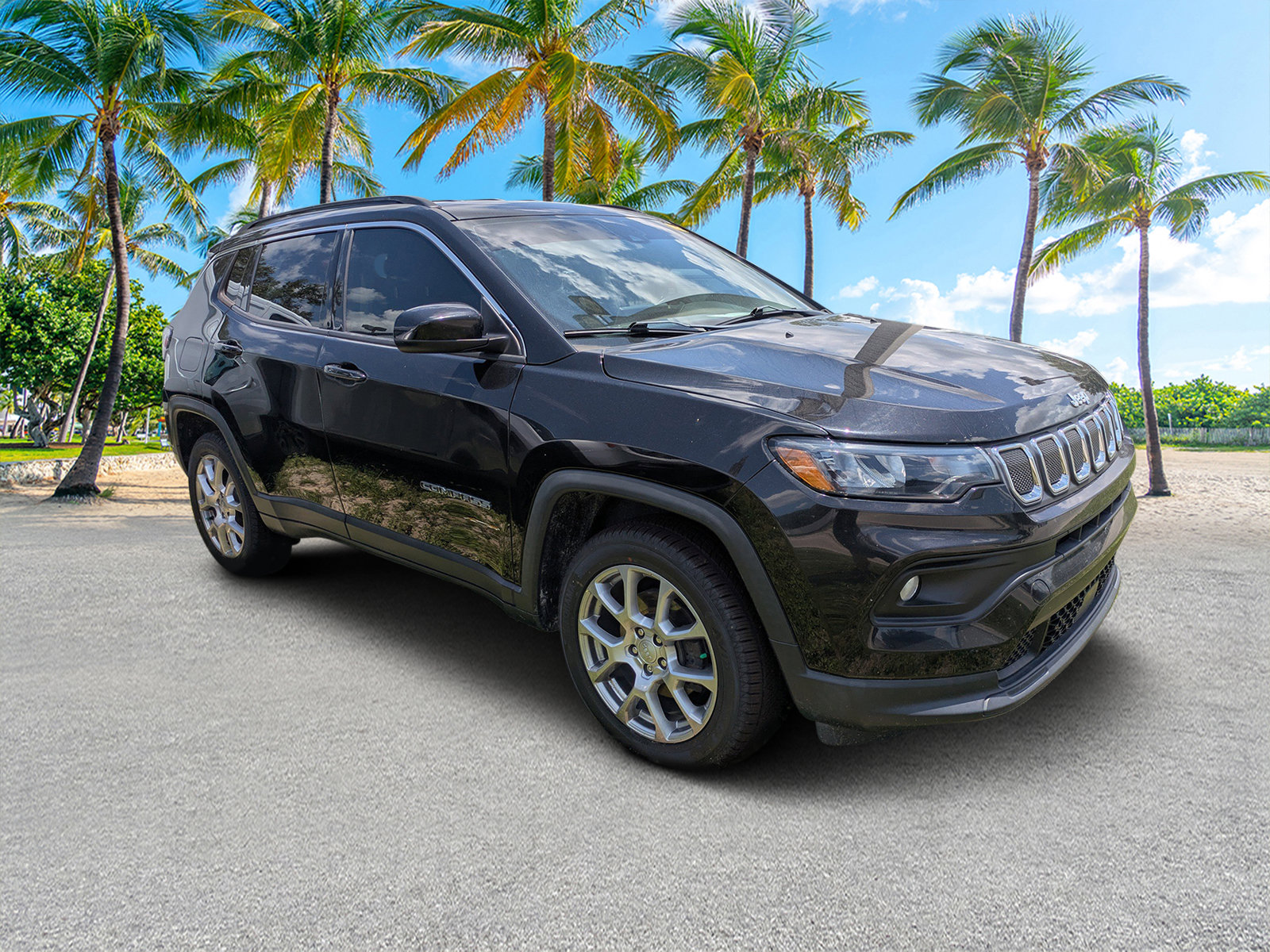 Certified 2022 Jeep Compass Latitude AWD/4WD image 2