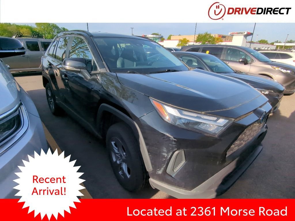Used 2022 Toyota RAV4 XLE AWD/4WD image 1