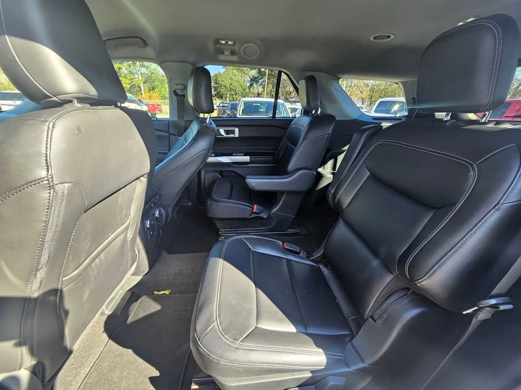 Used 2022 Ford Explorer XLT w/ Equipment Group 202A image 13