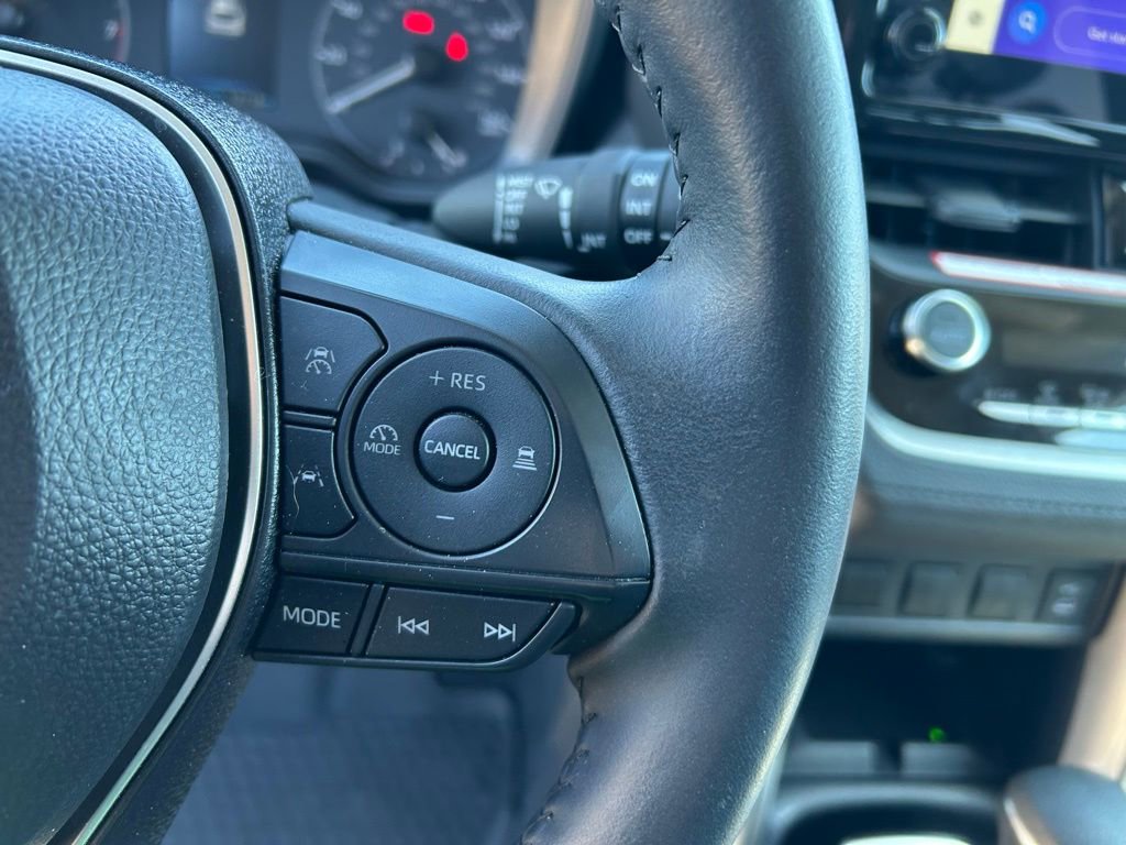 Used 2024 Toyota Corolla Cross LE image 24