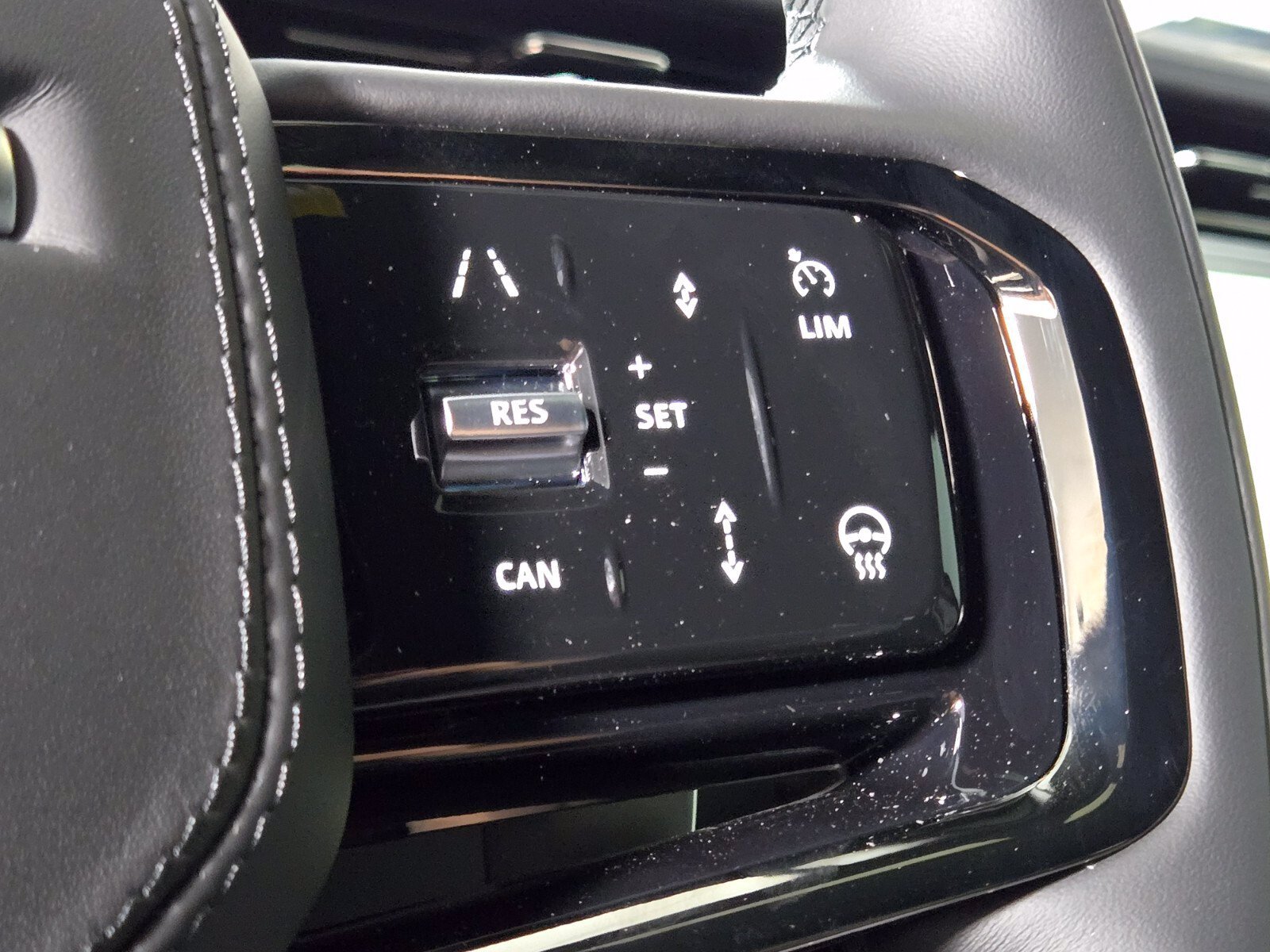 New 2027 Land Rover Range Rover Sport Dynamic SE AWD/4WD image 25