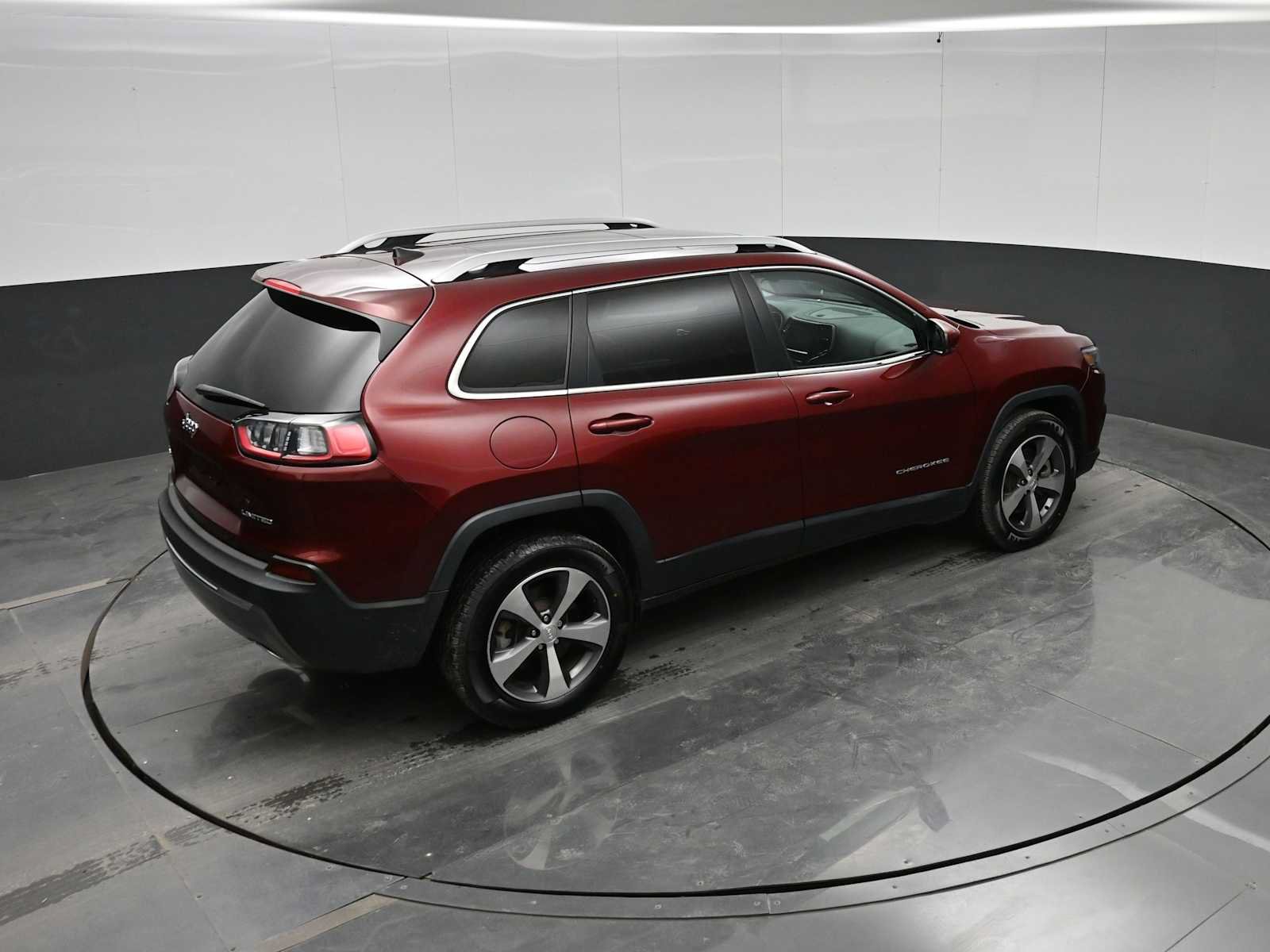 Used 2021 Jeep Cherokee Limited w/ Elite Package AWD/4WD image 31