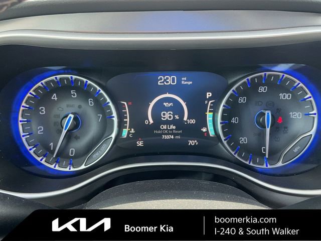 Used 2023 Chrysler Pacifica Touring-L image 22