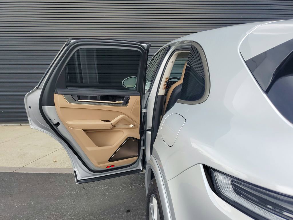 New 2025 Porsche Cayenne Turbo image 17