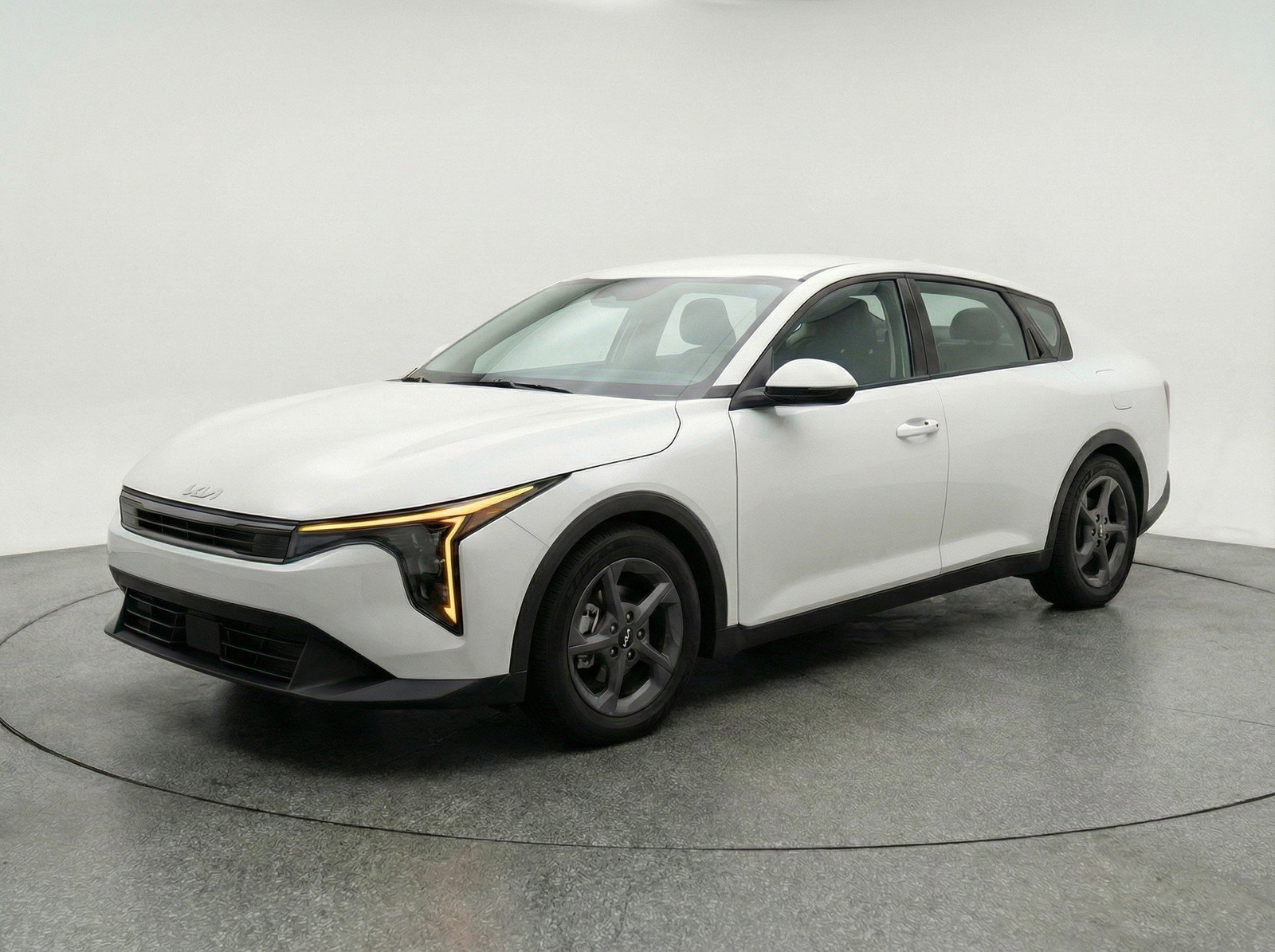 Used 2025 Kia K4 LXS image 3