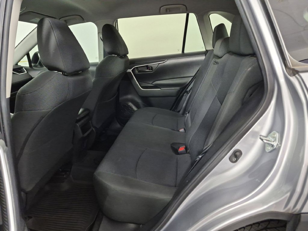 Used 2021 Toyota RAV4 LE FWD image 29