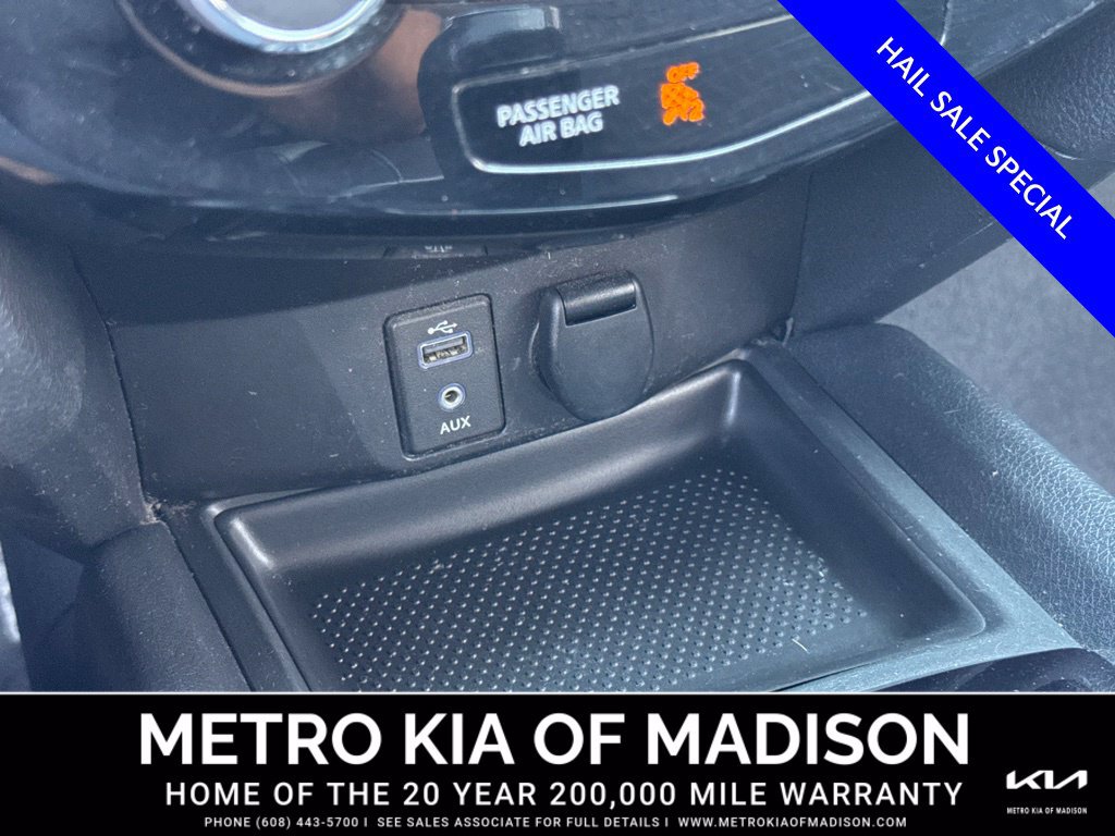 Used 2017 Nissan Rogue SV AWD/4WD image 26