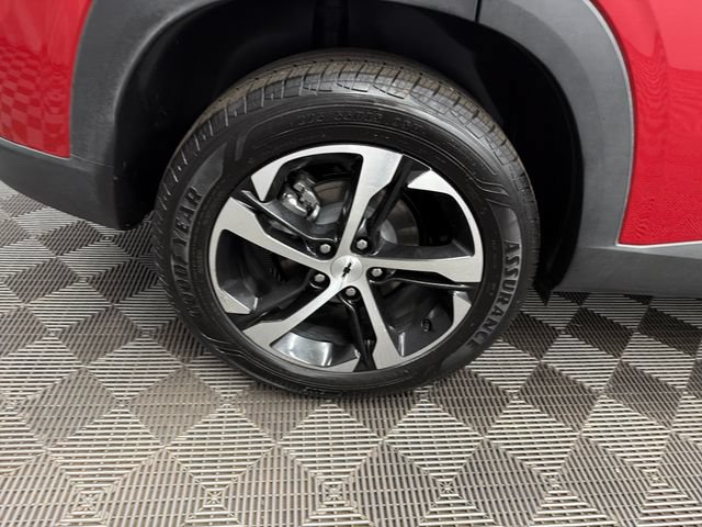 Used 2026 Chevrolet Trax RS w/ Sunroof Package FWD image 32