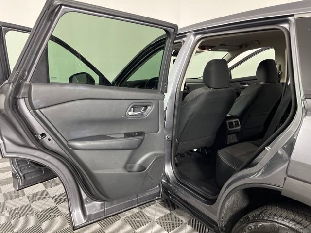 Certified 2025 Nissan Rogue SV FWD image 40