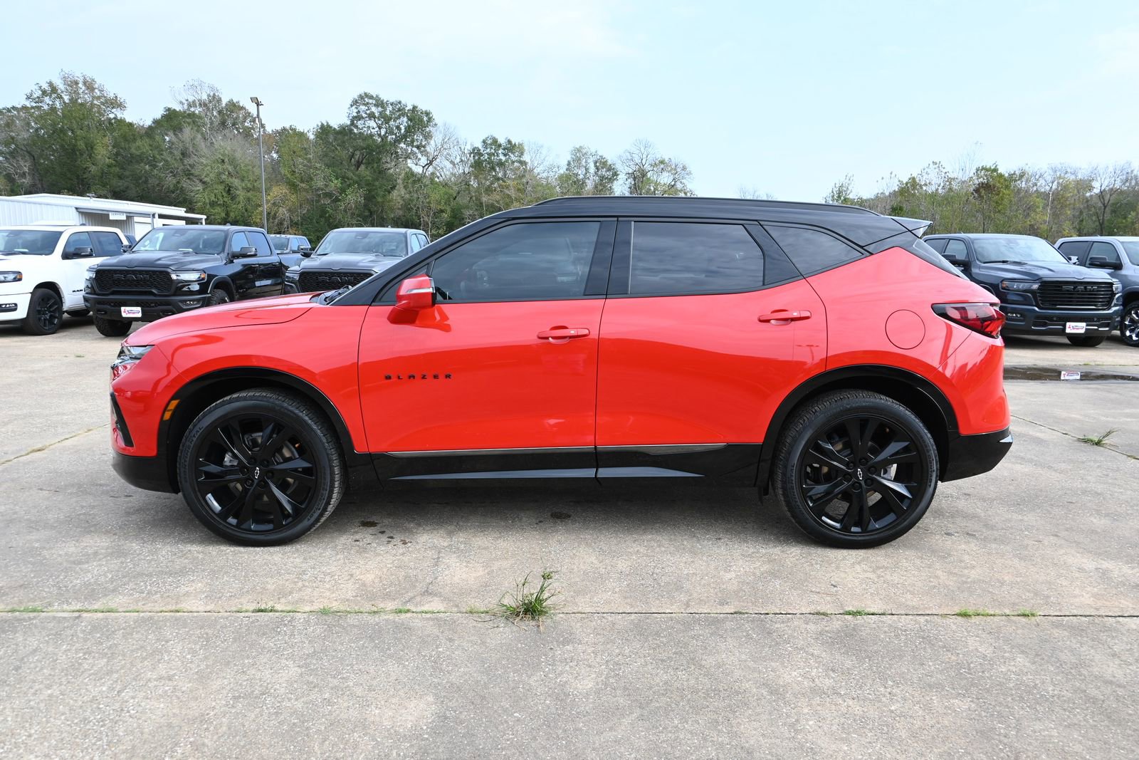 Used 2022 Chevrolet Blazer RS w/ Enhanced Convenience Package image 2