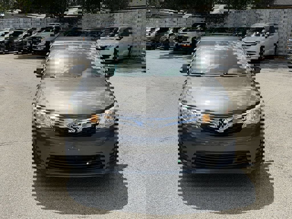 Used 2013 Toyota Camry LE image 3