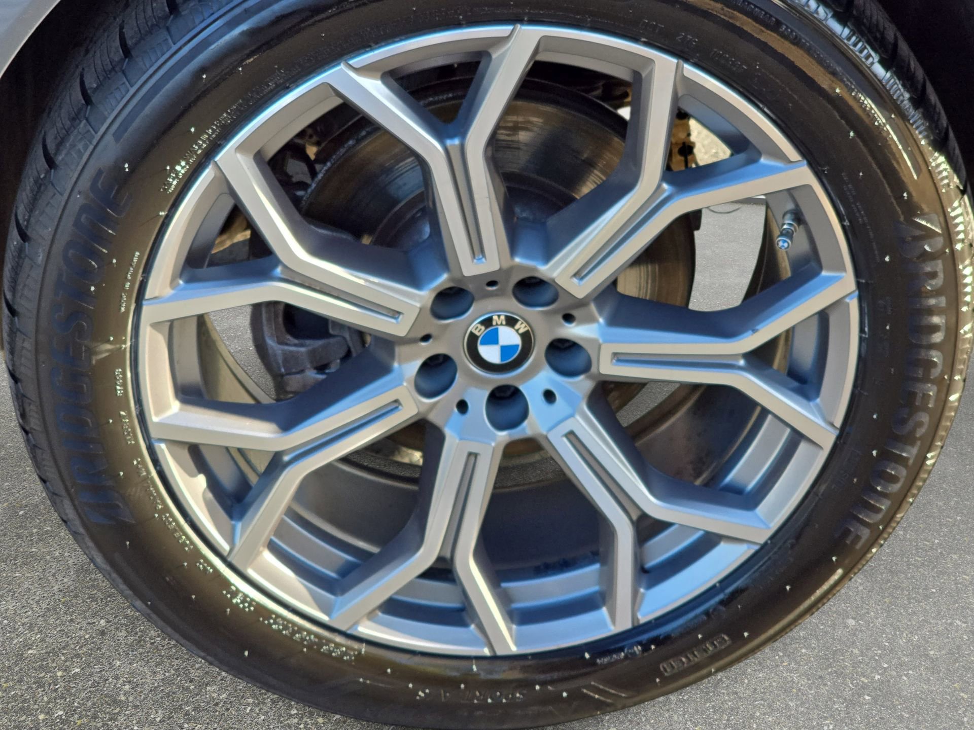 Used 2023 BMW X7 xDrive40i w/ Premium Package image 32