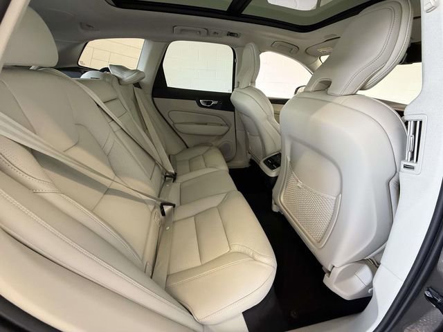 Used 2021 Volvo XC60 T6 Inscription w/ Advanced Package image 16