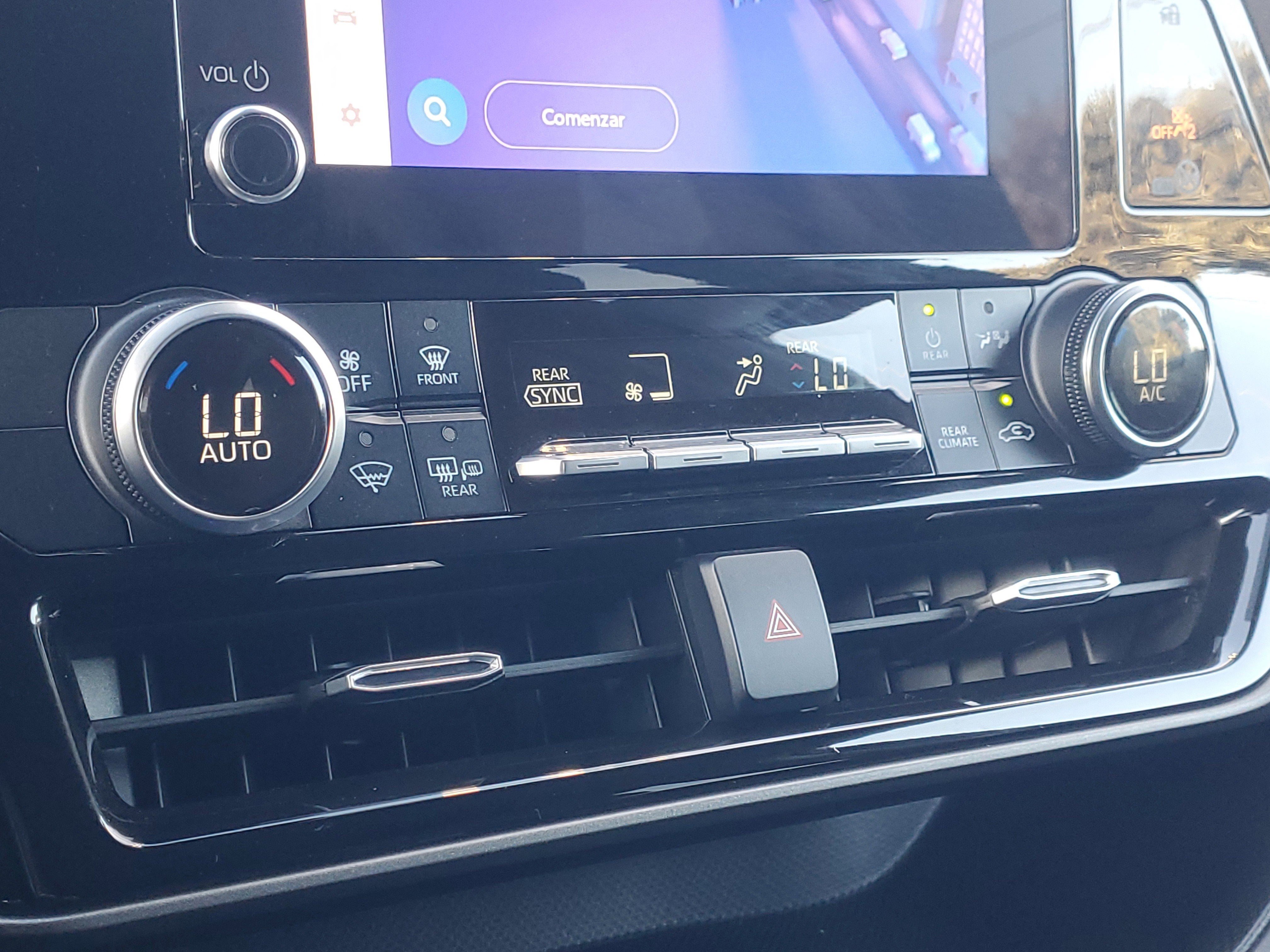 Used 2023 Toyota Highlander LE image 30