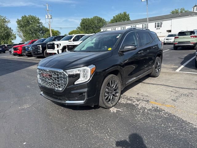 Used 2024 GMC Terrain Denali w/ Black Diamond Edition AWD/4WD image 12