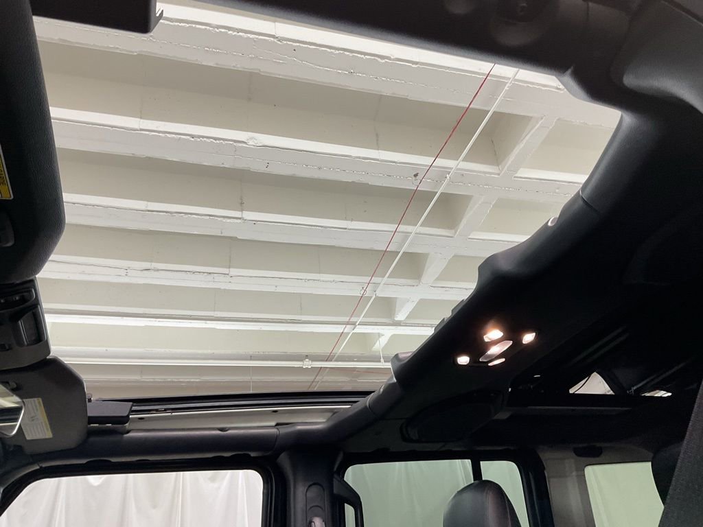 Used 2023 Jeep Wrangler Unlimited Sahara w/ Cold Weather Group image 19