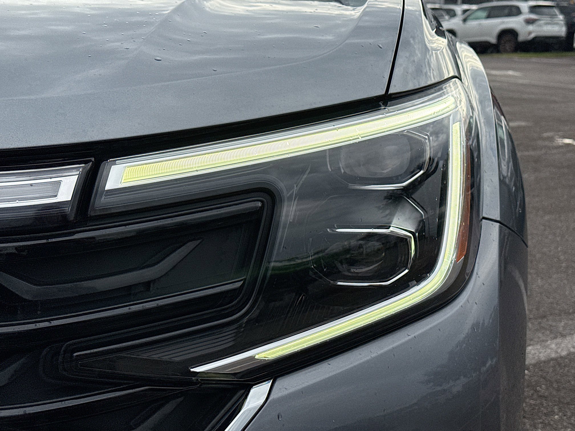 Used 2024 Volkswagen Atlas SEL Premium R-Line image 9