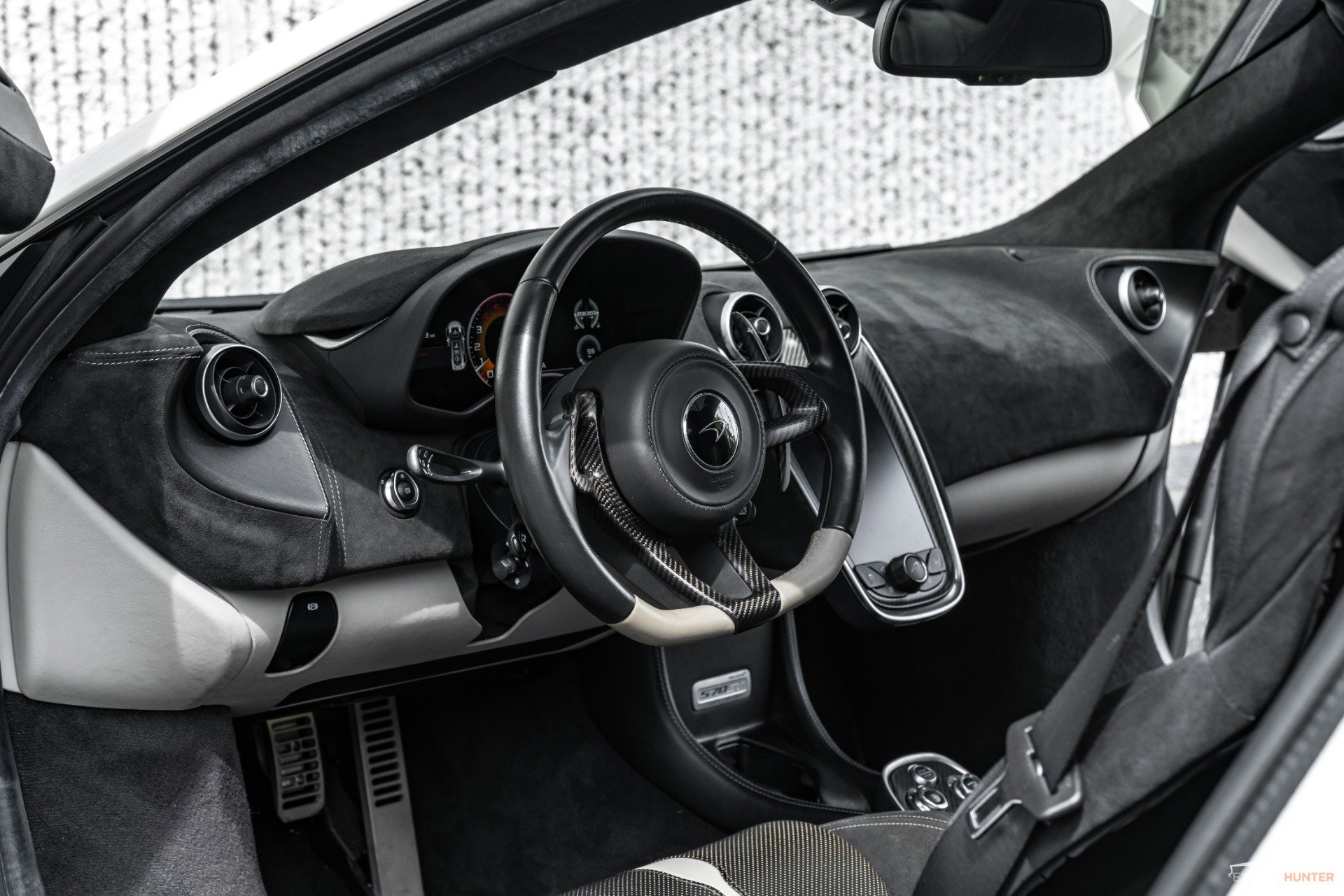 Used 2017 McLaren 570S image 6