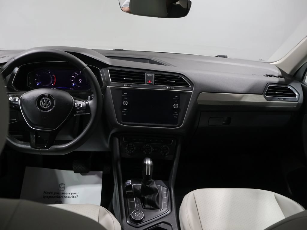 Used 2020 Volkswagen Tiguan SEL AWD/4WD image 17