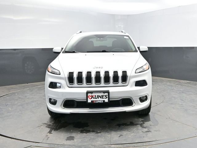 Used 2018 Jeep Cherokee Overland AWD/4WD image 2