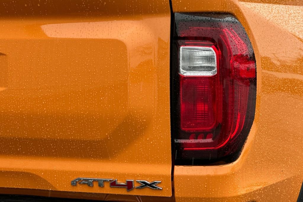 New 2026 GMC Canyon AT4X w/ AT4X AEV Edition AWD/4WD image 23