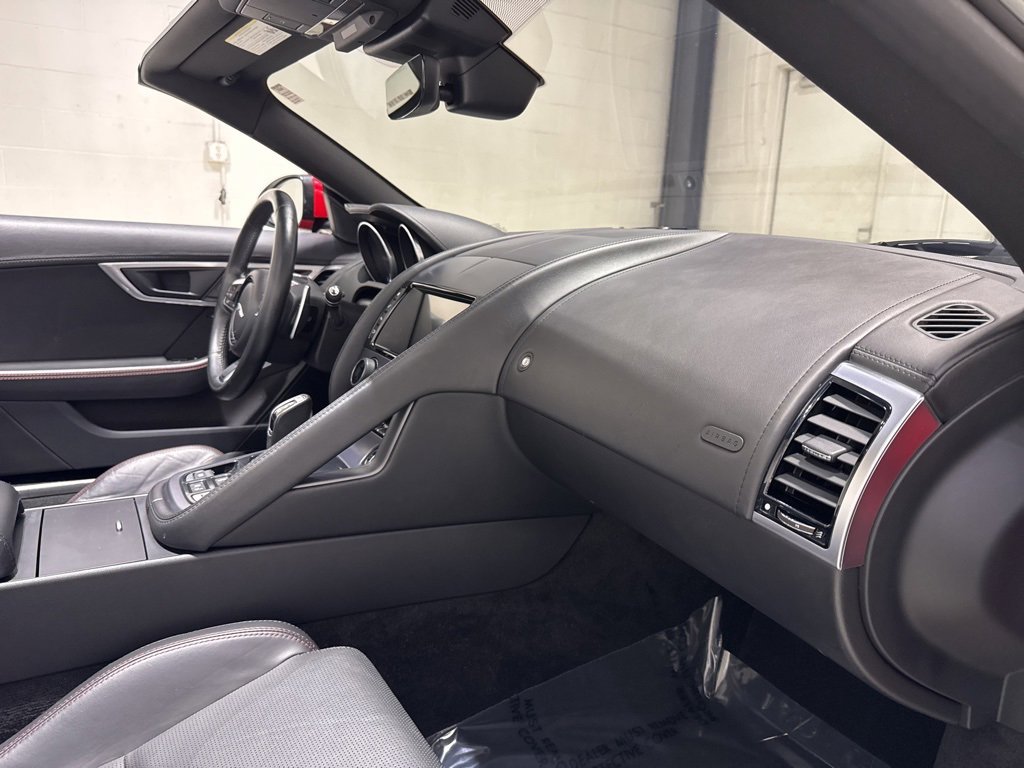 Used 2018 Jaguar F-TYPE Convertible image 36