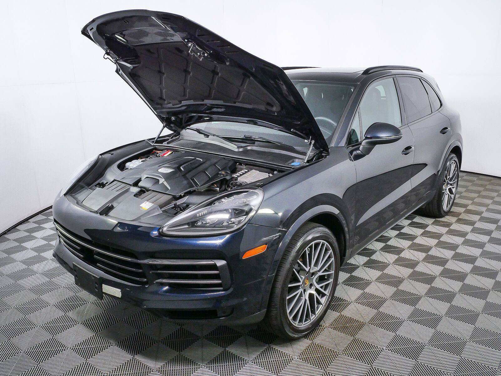 Certified 2022 Porsche Cayenne S Platinum AWD/4WD image 32