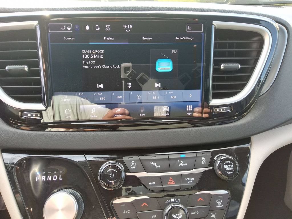 Certified 2023 Chrysler Pacifica Touring-L FWD image 14