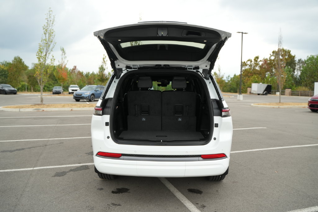 New 2027 Jeep Grand Cherokee L Limited AWD/4WD image 16