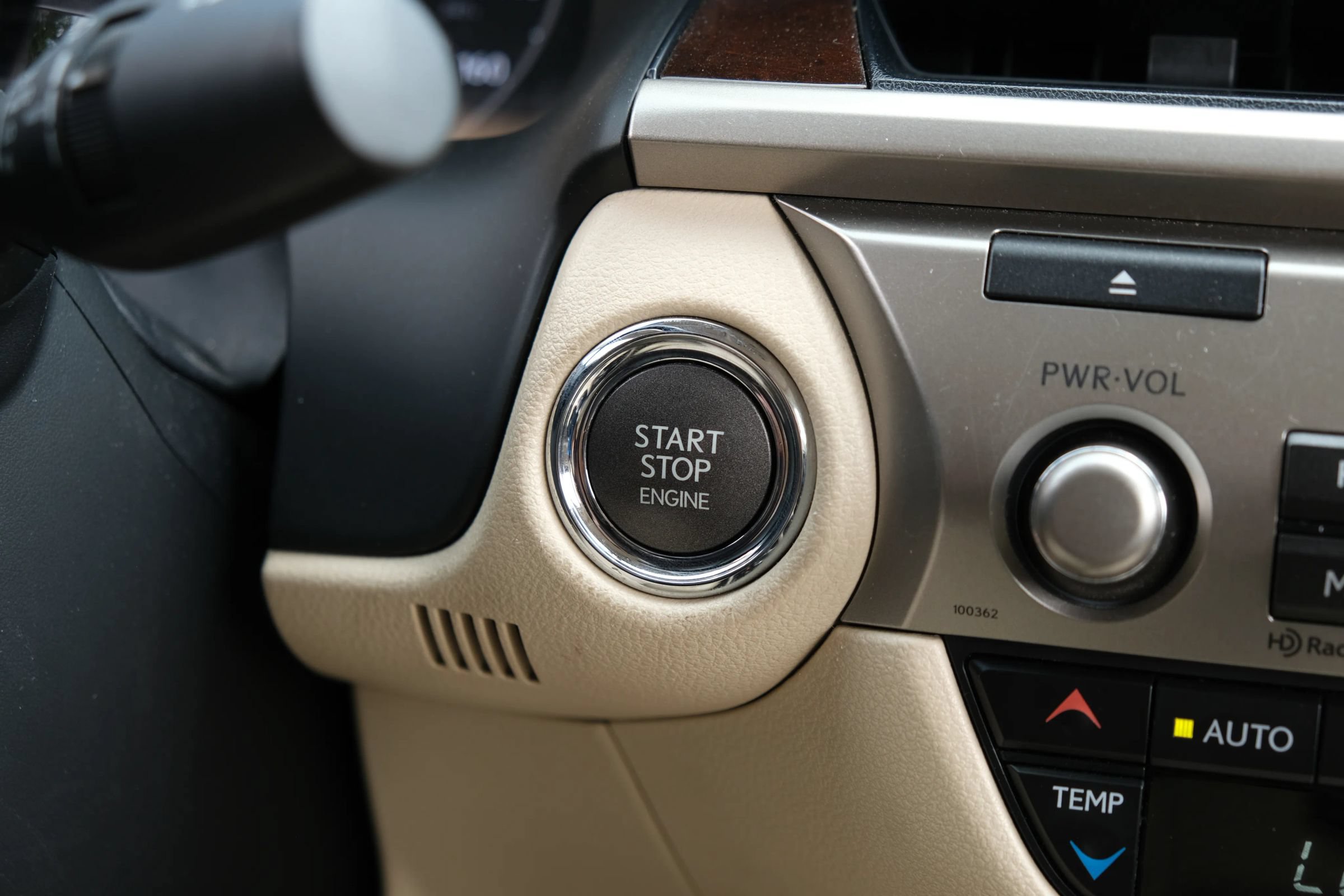 Used 2014 Lexus ES 350 w/ Luxury Package FWD image 27