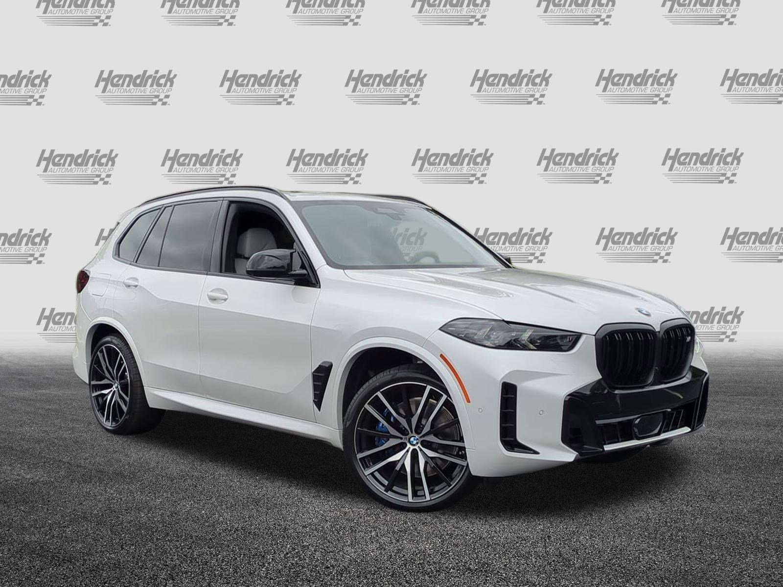 New 2026 BMW X5 M60i image 2