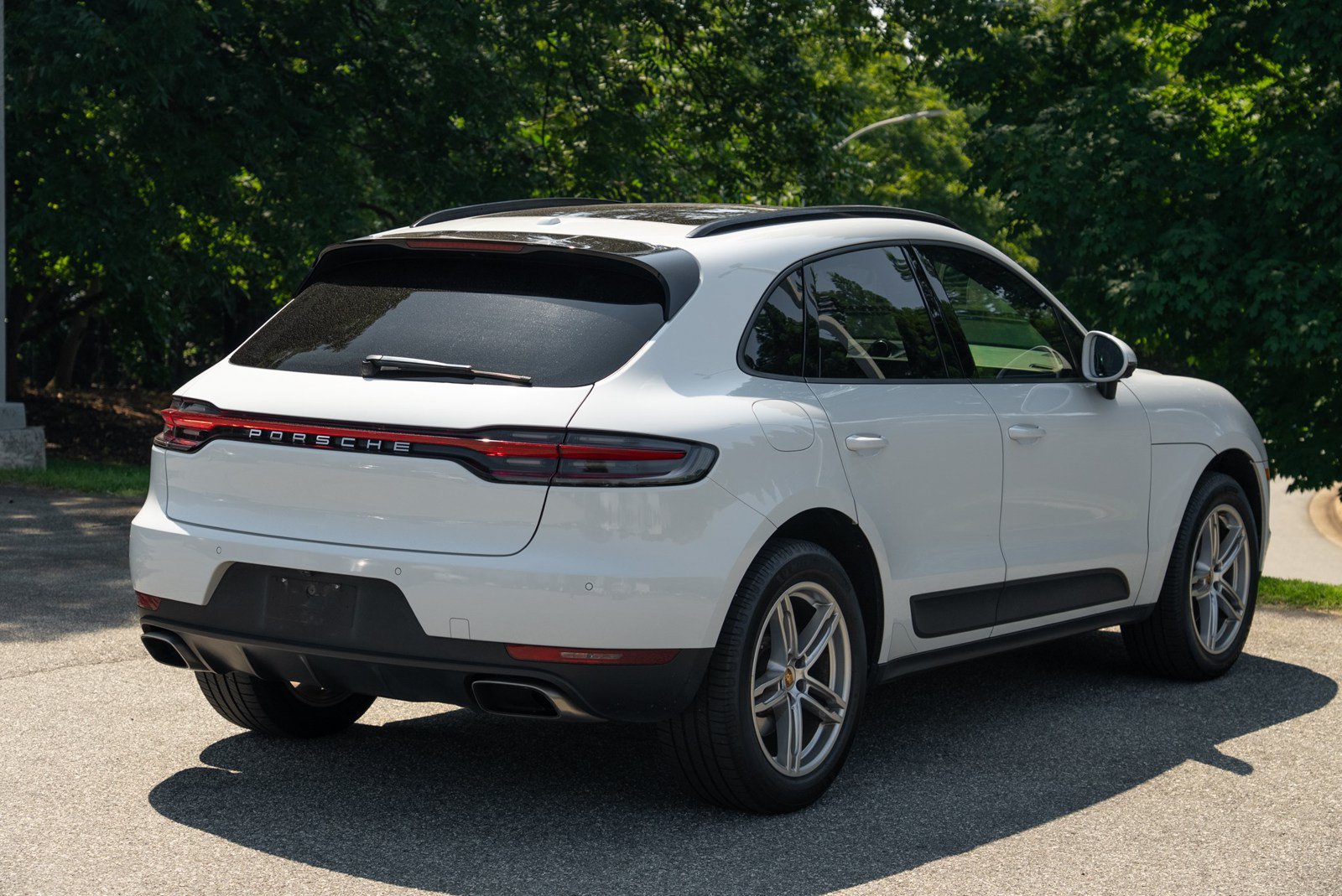 Certified 2021 Porsche Macan AWD/4WD image 7