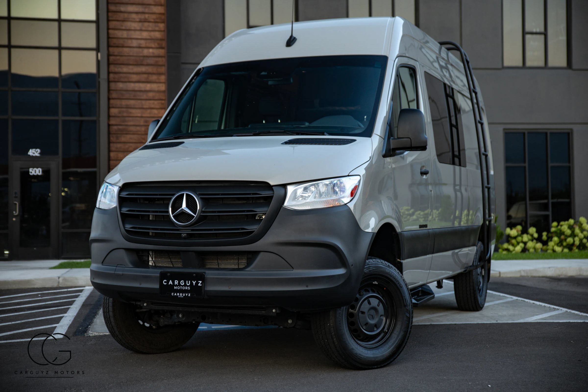Used 2024 Mercedes-Benz Sprinter 2500 image 2