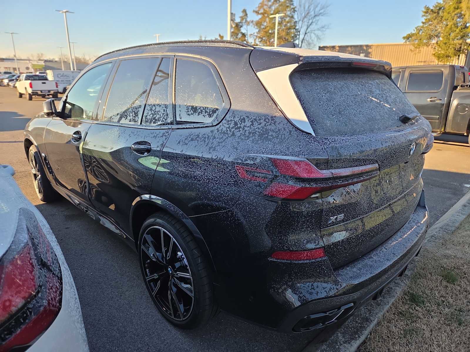 New 2026 BMW X5 M60i w/ Climate Comfort Package image 7