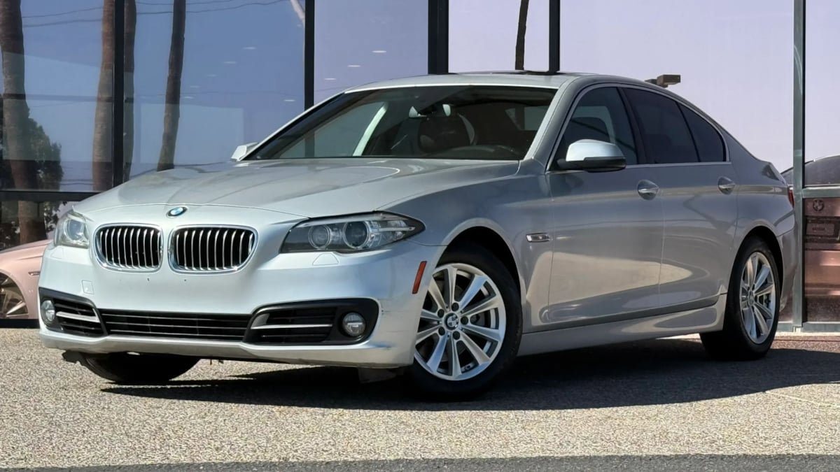 Used 2015 BMW 528i Sedan RWD image 2