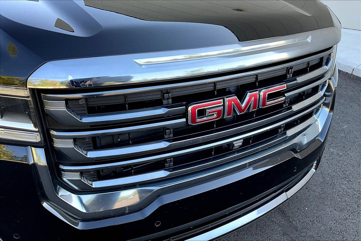 Used 2022 GMC Acadia AT4 w/ Technology Package image 34