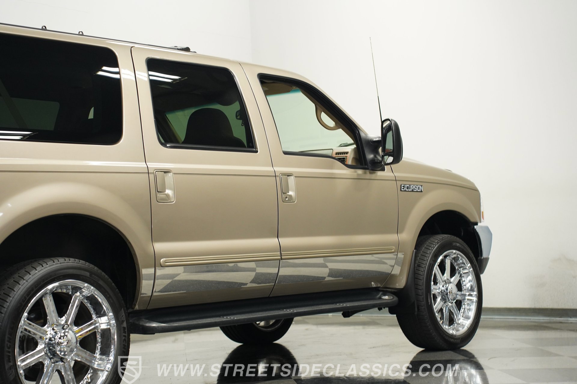 Used 2000 Ford Excursion XLT image 27