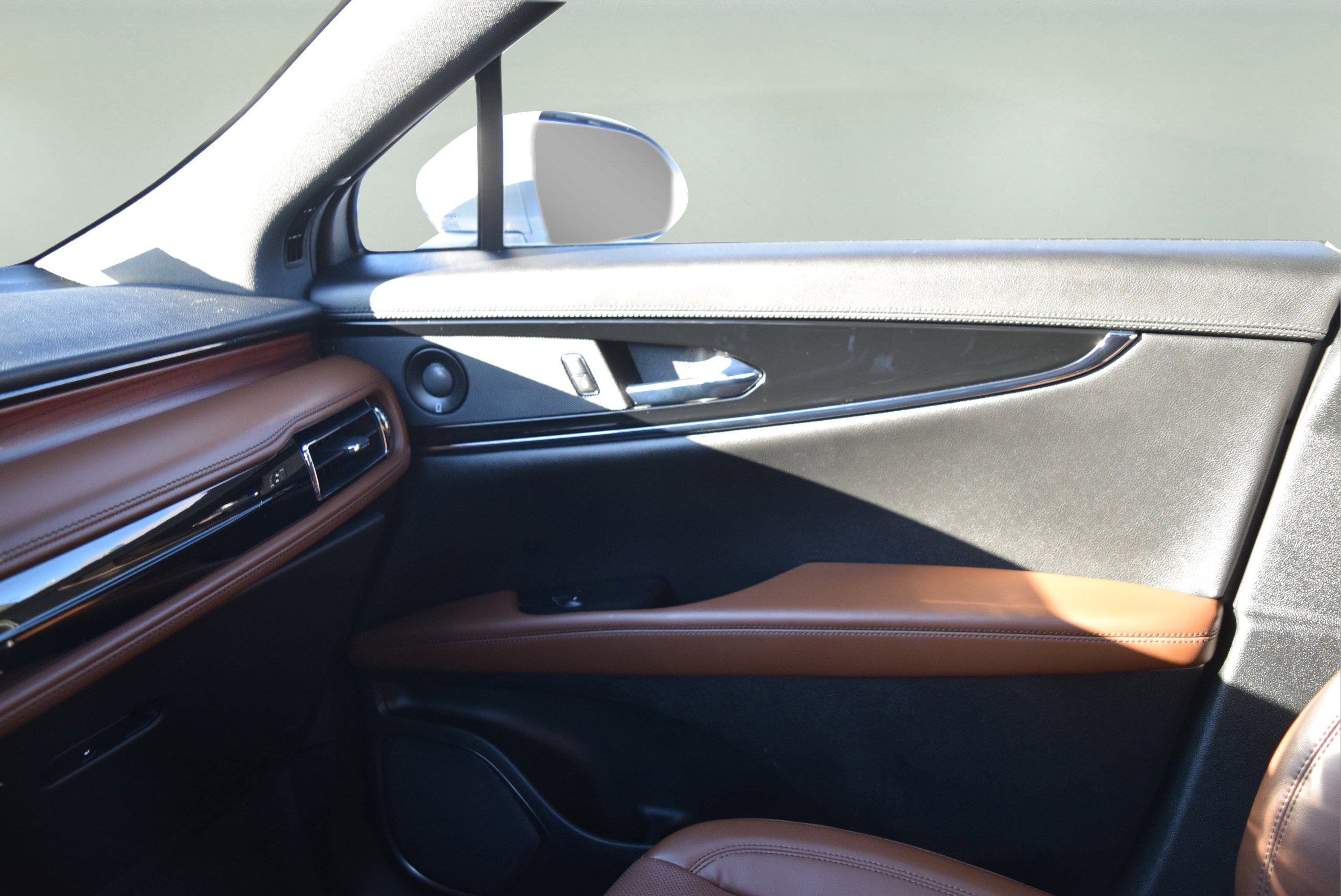 Used 2023 Lincoln Nautilus Reserve w/ Equipment Group 201A image 17