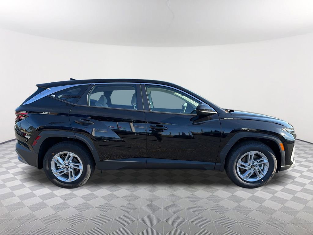 New 2026 Hyundai Tucson SE image 4