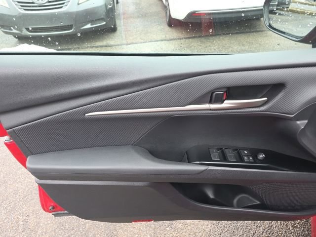 Used 2025 Toyota Camry SE image 13