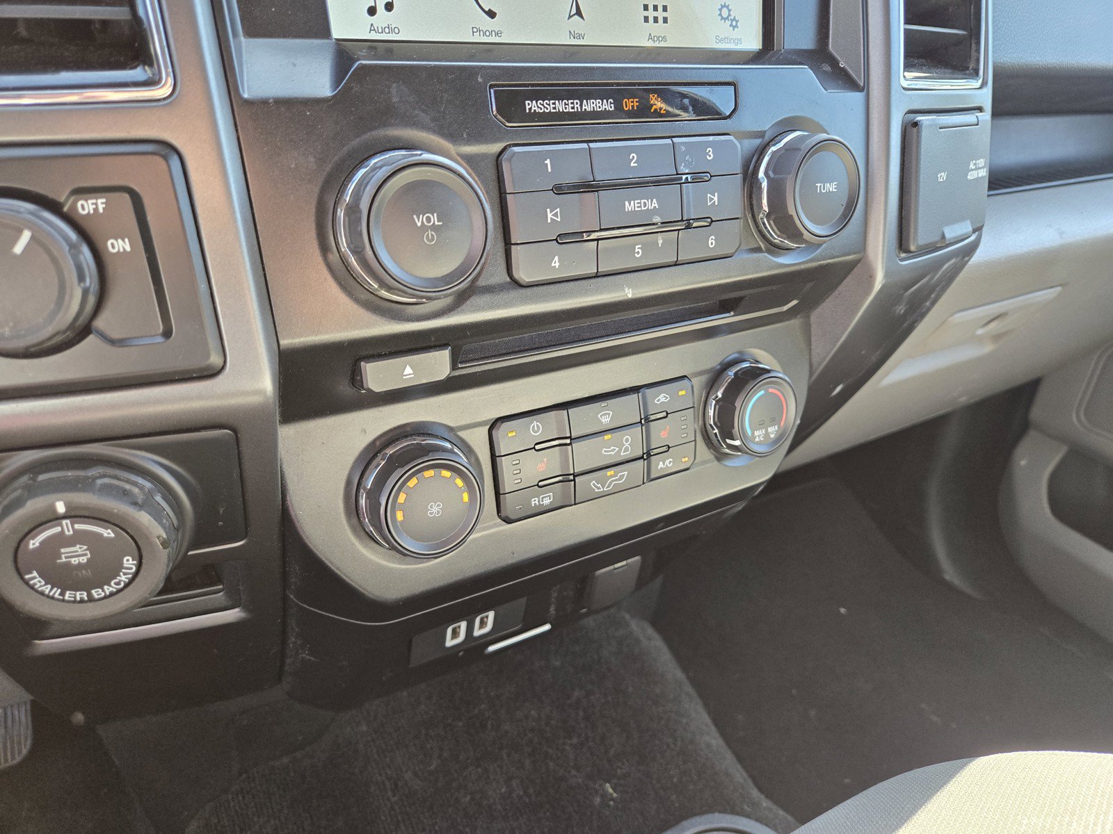 Used 2018 Ford F150 XLT w/ Equipment Group 302A Luxury RWD image 17