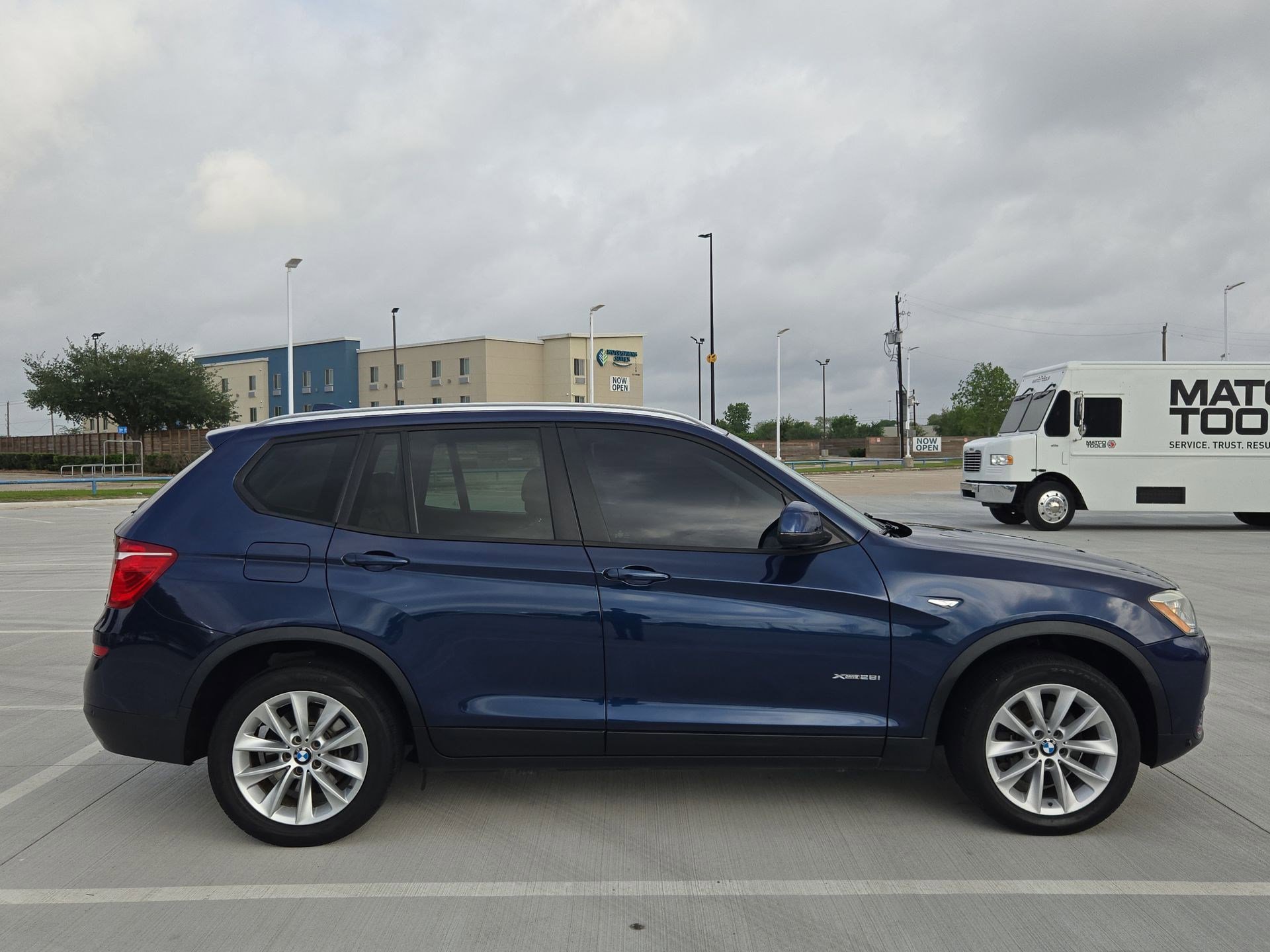 Used 2016 BMW X3 xDrive28i AWD/4WD image 2