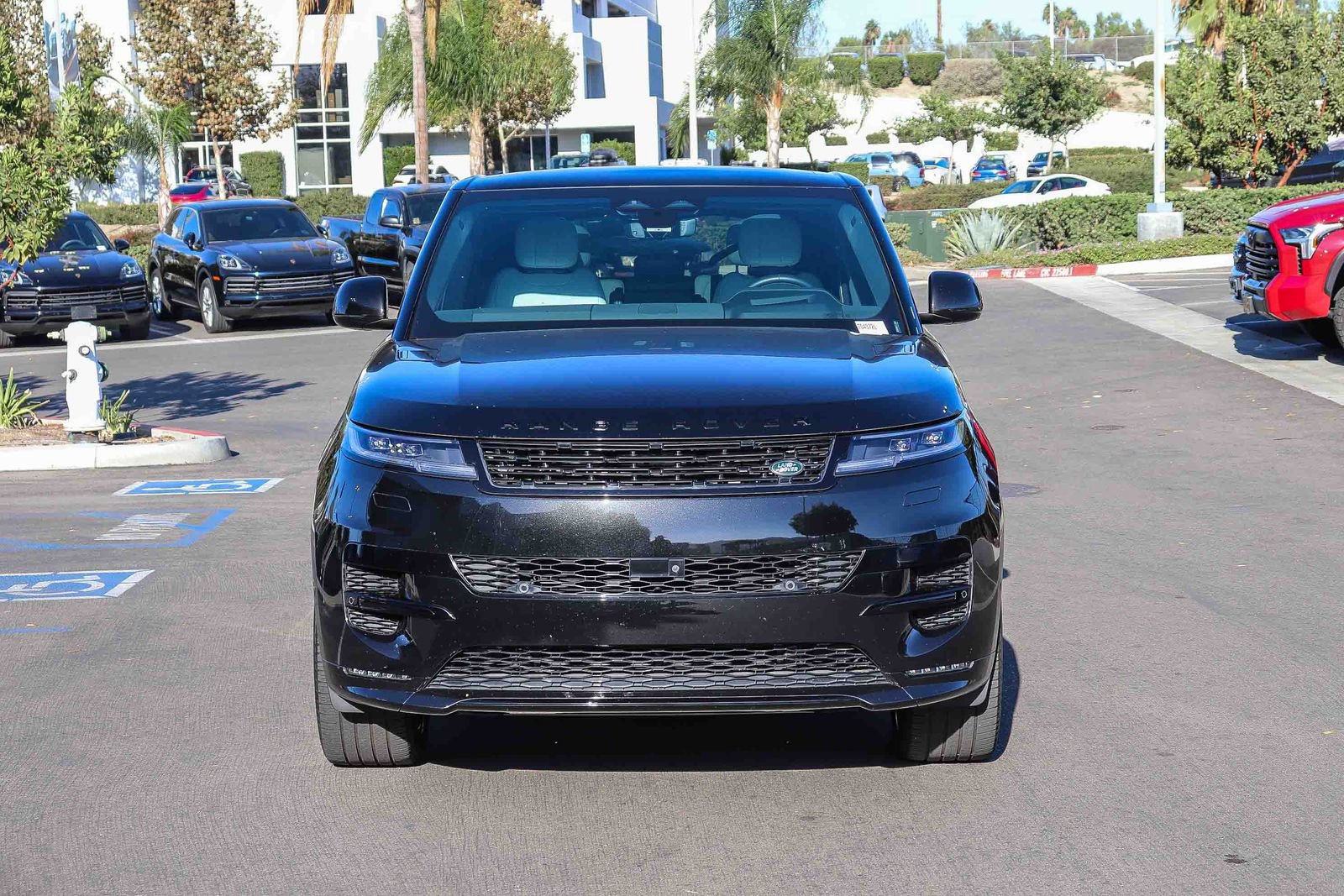 Used 2024 Land Rover Range Rover Sport Dynamic SE AWD/4WD image 2