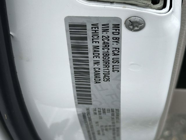 Used 2024 Chrysler Pacifica Touring-L FWD image 27