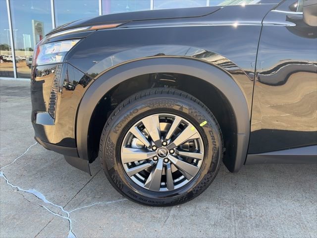 New 2026 Nissan Pathfinder SV image 7