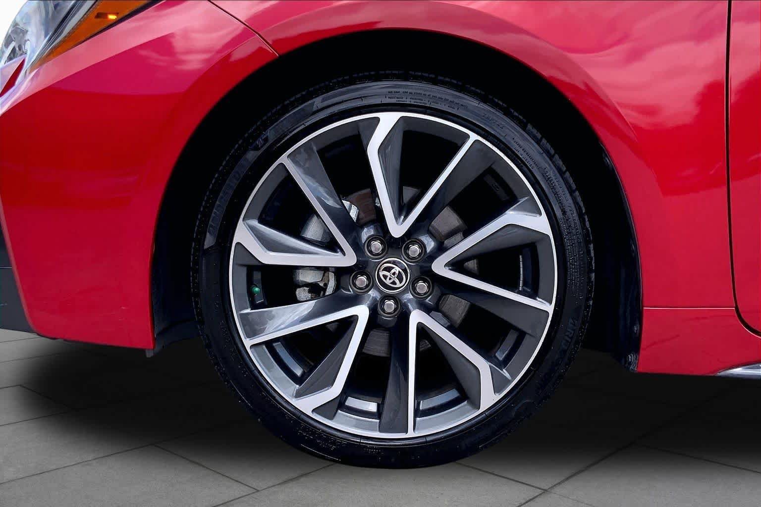 Used 2020 Toyota Corolla SE FWD image 11